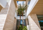 Chalet independiente con terreno en venta en la España, Benahavís, ref: TR357310 foto