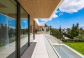 Chalet independiente con terreno en venta en la España, Benahavís, ref: TR357310 foto