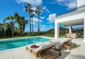 Chalet independiente con terreno en venta en la España, Benahavís, ref: TR371972 foto