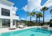 Chalet independiente con terreno en venta en la España, Benahavís, ref: TR371972 foto