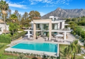 Detached villa with land for sale on España, Marbella, ref: TR289084 photo