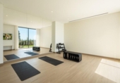 Chalet independiente con terreno en venta en la España, Benahavís, ref: TR358047 foto