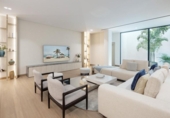 Chalet independiente con terreno en venta en la España, Benahavís, ref: TR358047 foto