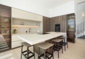 Chalet independiente con terreno en venta en la España, Benahavís, ref: TR358047 foto