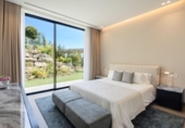 Chalet independiente con terreno en venta en la España, Benahavís, ref: TR358047 foto