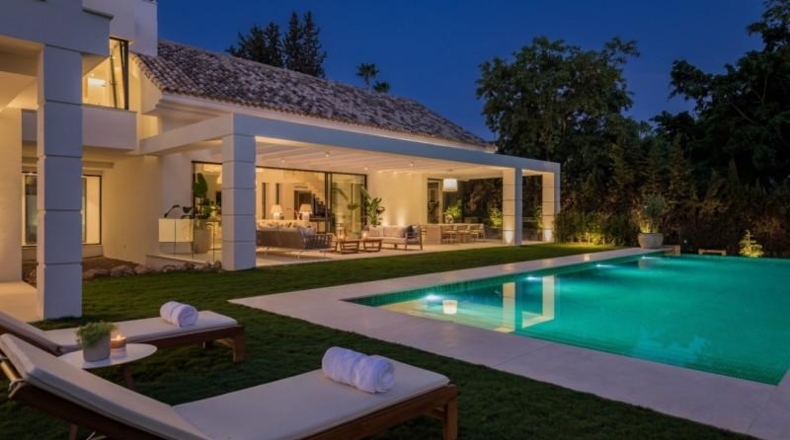 Málaga - Estepona - 2170m2
