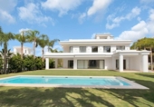 Xalet independent amb terreny en venda a la España, Marbella, ref.: TR152130 foto