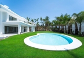 Xalet independent amb terreny en venda a la España, Marbella, ref.: TR147693 foto