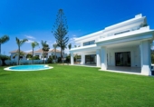 Xalet independent amb terreny en venda a la España, Marbella, ref.: TR237689 foto