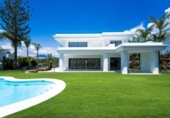Xalet independent amb terreny en venda a la España, Marbella, ref.: TR237689 foto