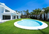Xalet independent amb terreny en venda a la España, Marbella, ref.: TR237689 foto