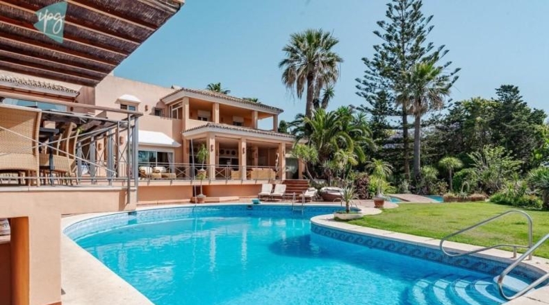 Málaga - Estepona - 5000m2