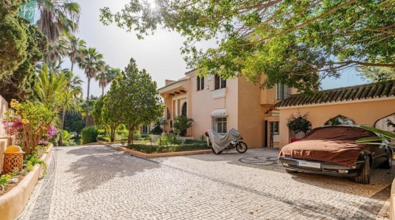 Málaga - Estepona - 5000m2