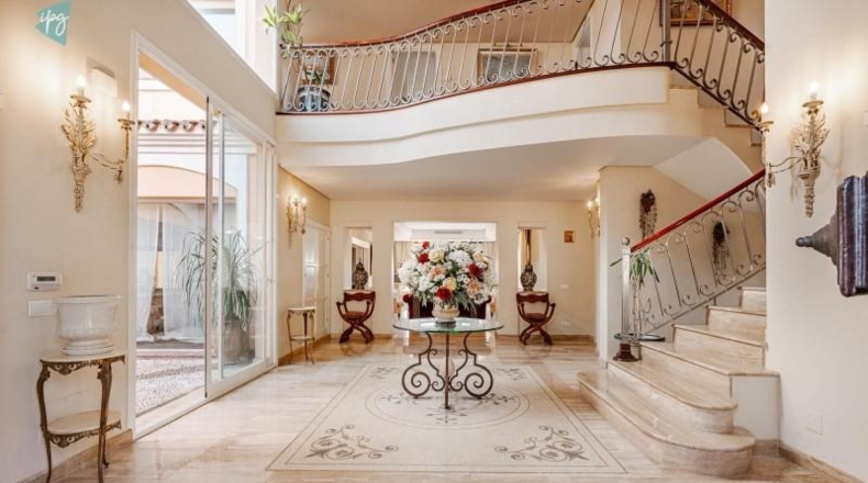 Málaga - Estepona - 5000m2