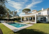 Xalet independent amb terreny en venda a la España, Marbella, ref.: TR148275 foto