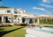 Xalet independent amb terreny en venda a la España, Marbella, ref.: TR148275 foto