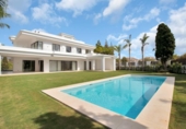 Xalet independent amb terreny en venda a la España, Marbella, ref.: TR152131 foto