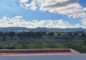 Загородный дом с участком на продажу в городе Sant Antoni de Portmany Фото