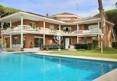 Земельный участок на продажу в городе Castelldefels Фото