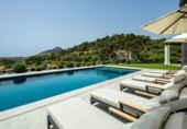 Chalet independiente con terreno en venta en la España, Benahavís, ref: TR367863 foto