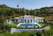 Chalet independiente con terreno en venta en la España, Benahavís, ref: TR367863 foto