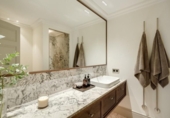 Chalet independiente con terreno en venta en la España, Benahavís, ref: TR367863 foto