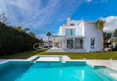 Xalet independent amb terreny en venda a la España, Marbella, ref.: TR150080 foto