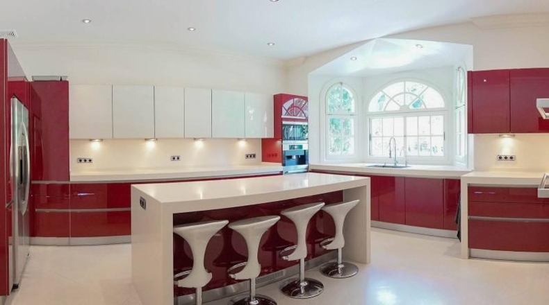 Málaga - Estepona - 5850m2