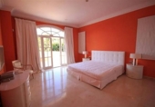 Chalet independiente con terreno en venta en la España, Estepona, ref: TR169060 foto