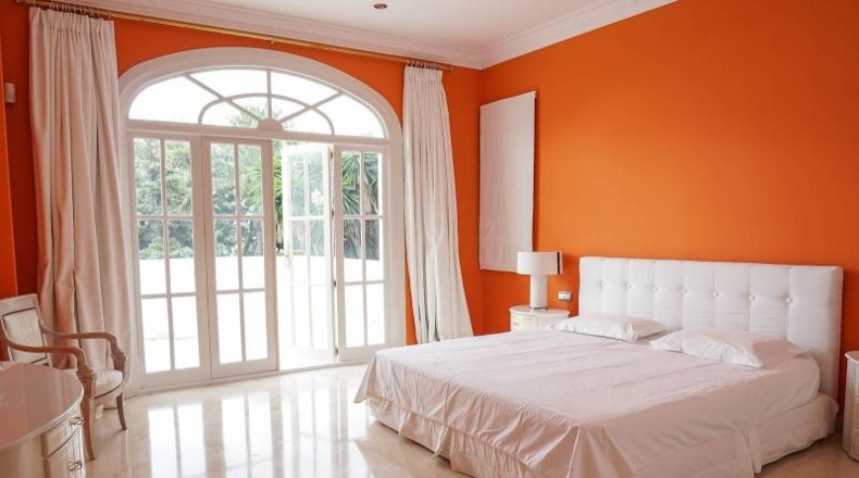 Málaga - Estepona - 5850m2