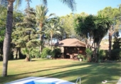 Chalet independiente con terreno en venta en la España, Estepona, ref: TR169060 foto