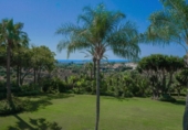 Chalet independiente con terreno en venta en la España, Estepona, ref: TR169060 foto