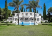 Chalet independiente con terreno en venta en la España, Estepona, ref: TR169060 foto