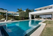 Xalet independent amb terreny en venda a la España, Marbella, ref.: TR344102 foto