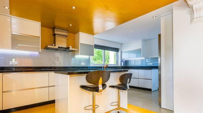 Малага - Benalmádena - 4500m2