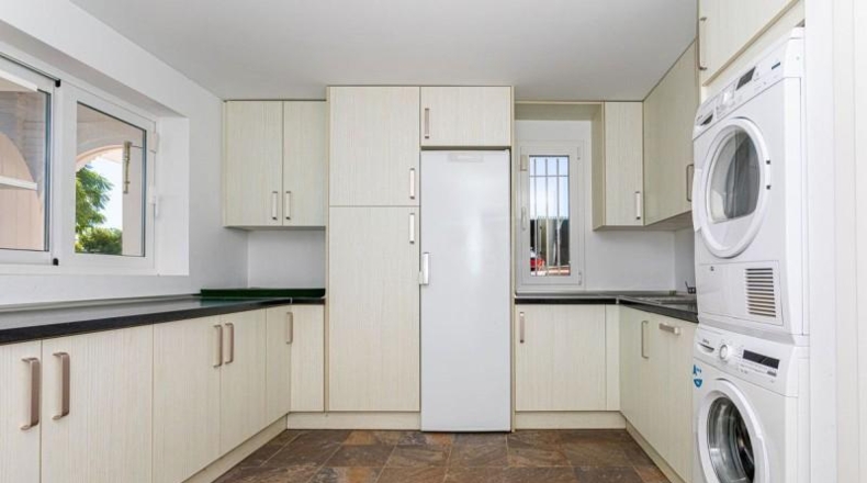 Малага - Benalmádena - 4500m2