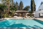 Xalet independent amb terreny en venda a la España, Marbella, ref.: TR281233 foto