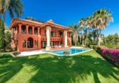 Xalet independent amb terreny en venda a la España, Marbella, ref.: TR198560 foto