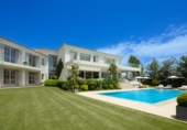 Xalet independent amb terreny en venda a la España, Marbella, ref.: TR330762 foto