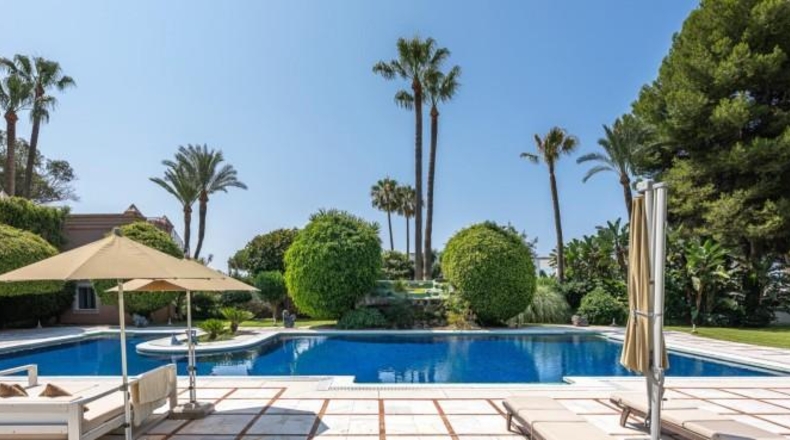 Malaga - Estepona - 7415m2
