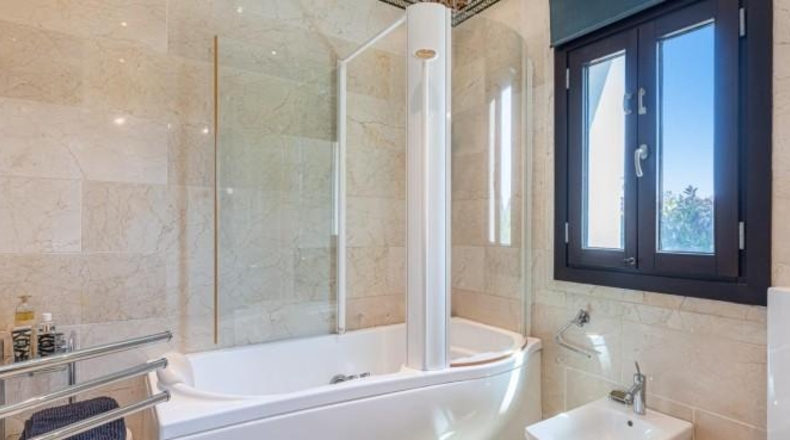 Malaga - Estepona - 7415m2