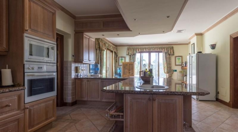 Málaga - Estepona - 7080m2