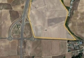 Участок с постройкой на продажу в городе El Viso de San Juan Фото