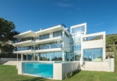 Chalet independiente con terreno en venta en la España, Barcelona, ref: TR178140 foto