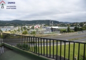 Отдельно стоящий дом с участком на продажу в городе Ferrol. Фото