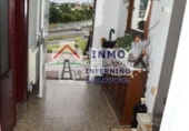 Отдельно стоящий дом с участком на продажу в городе Ferrol. Фото
