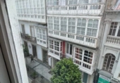 Участок с постройкой на продажу в городе Ferrol. Фото