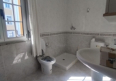 Загородный дом с участком на продажу в городе Narón. Фото