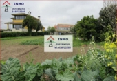 Отдельно стоящий дом с участком на продажу в городе Ferrol. Фото