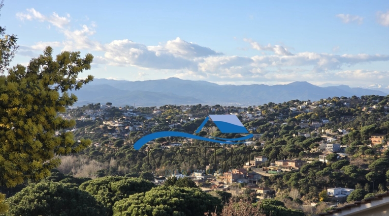 Жирона - Lloret de Mar - 1041m2